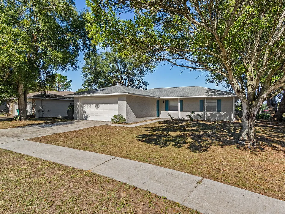 2711 N Dellwood Dr