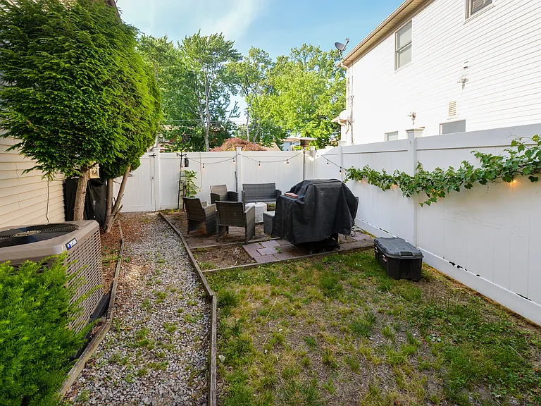 23 Kinzley St — Photo 16