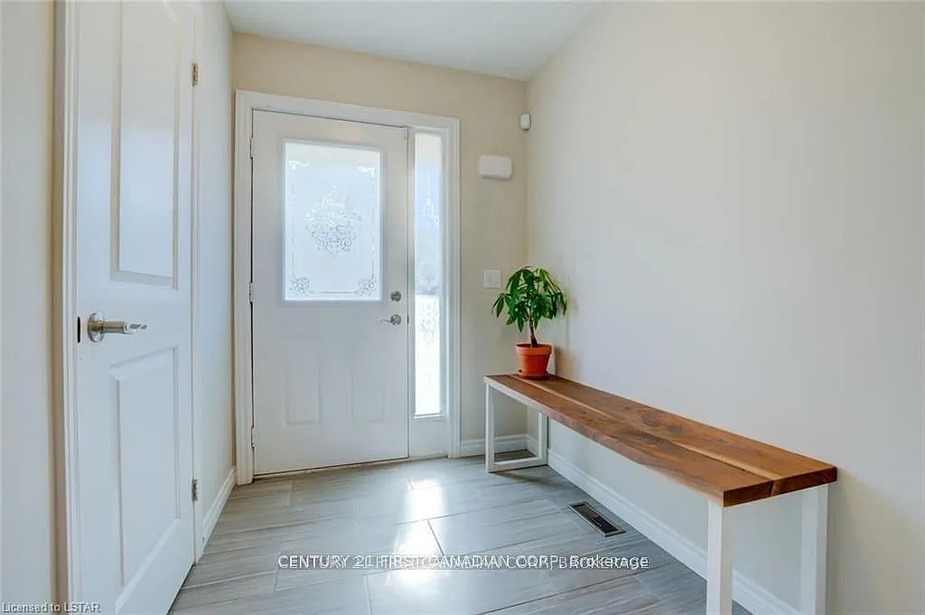 3 bed, $2,850 — Photo 2