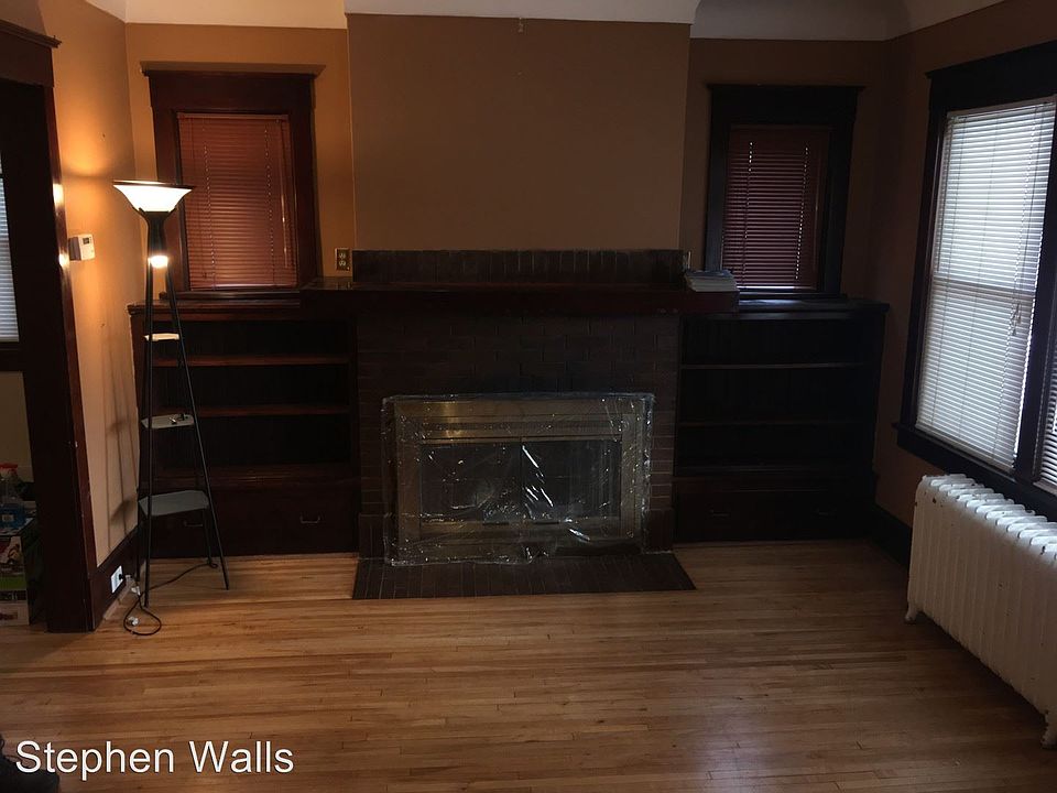 2nd image of 1907 E 4th St Lowr 2
