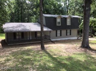 111 Charles Pl, Florence, MS 39073