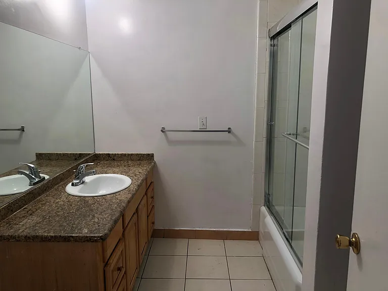 1120 Saint Charles Ter — Photo 11