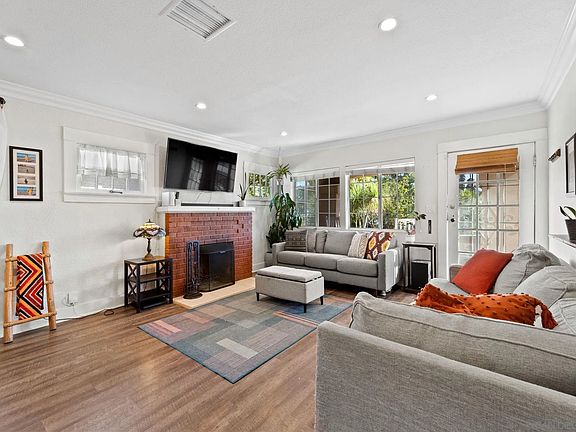 5th image of 4586 Wilson Ave
