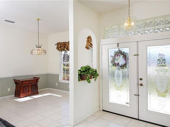 4th image of 501 Rotonda Cir