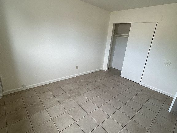 3rd image of 47 W 20th St #47