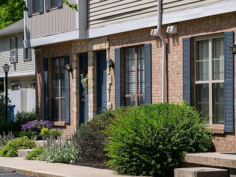 Mason Row Townhomes — Photo 30