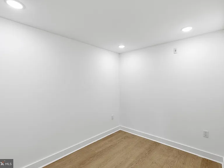 863 N 43rd St #1 — Photo 7