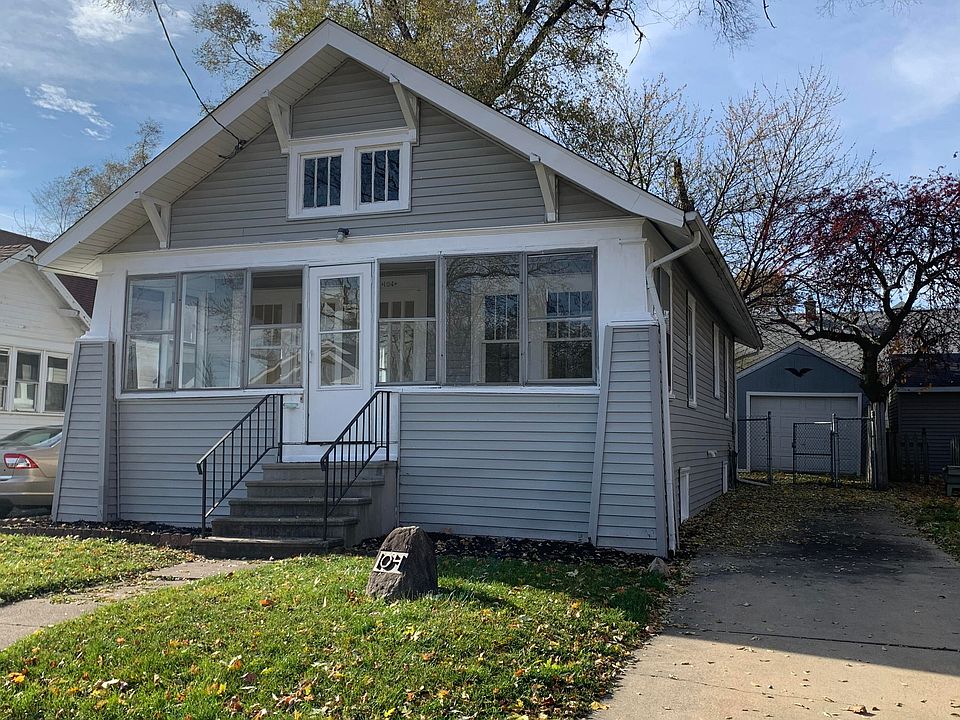 1st image of 104 Foster Ave