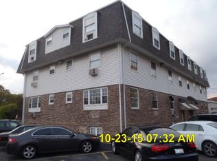 8716 S Roberts Rd APT 1N, Hickory Hills, IL 60457