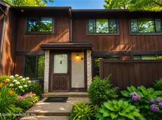 10 Stone Ln, Staten Island, NY 10314