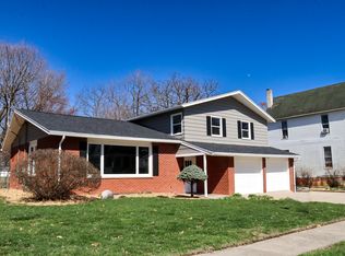 6566 Lock Rd, Fulton, IL 61252