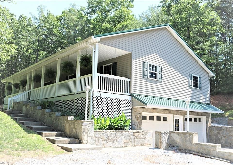1st image of 296 Grannys Ln