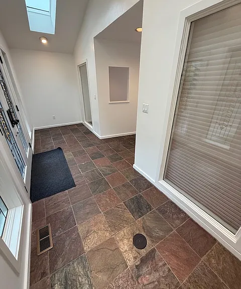 11760 S Riverwood Rd — Photo 4