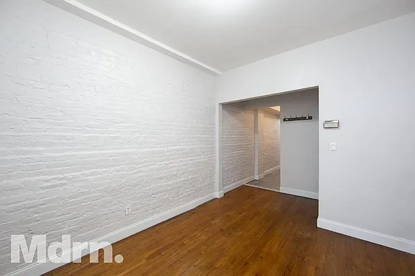 Rented by Mdrn Residential | media 2