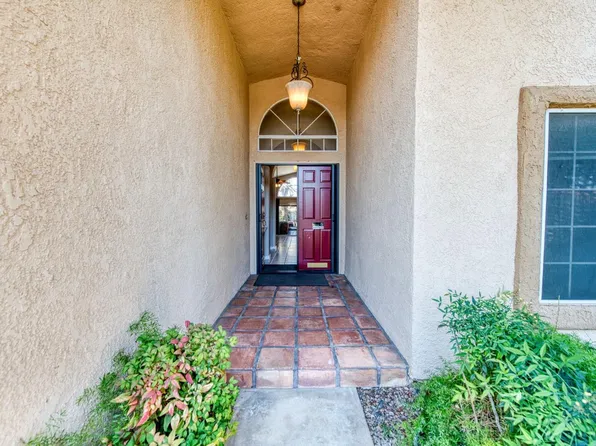 734 Laverne Ave, Clovis, CA 93611