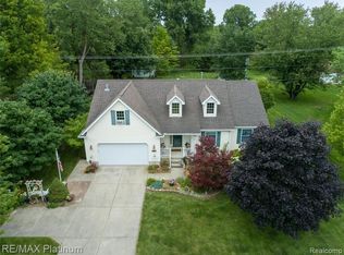 8146 Hill Rd, Swartz Creek, MI 48473