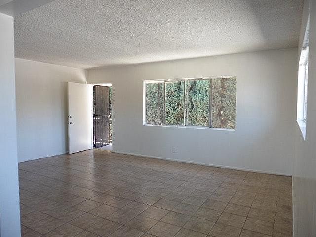 Dinning to Living room