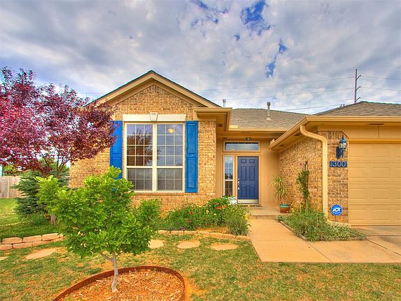 2nd image of 300 Lone Oak Dr