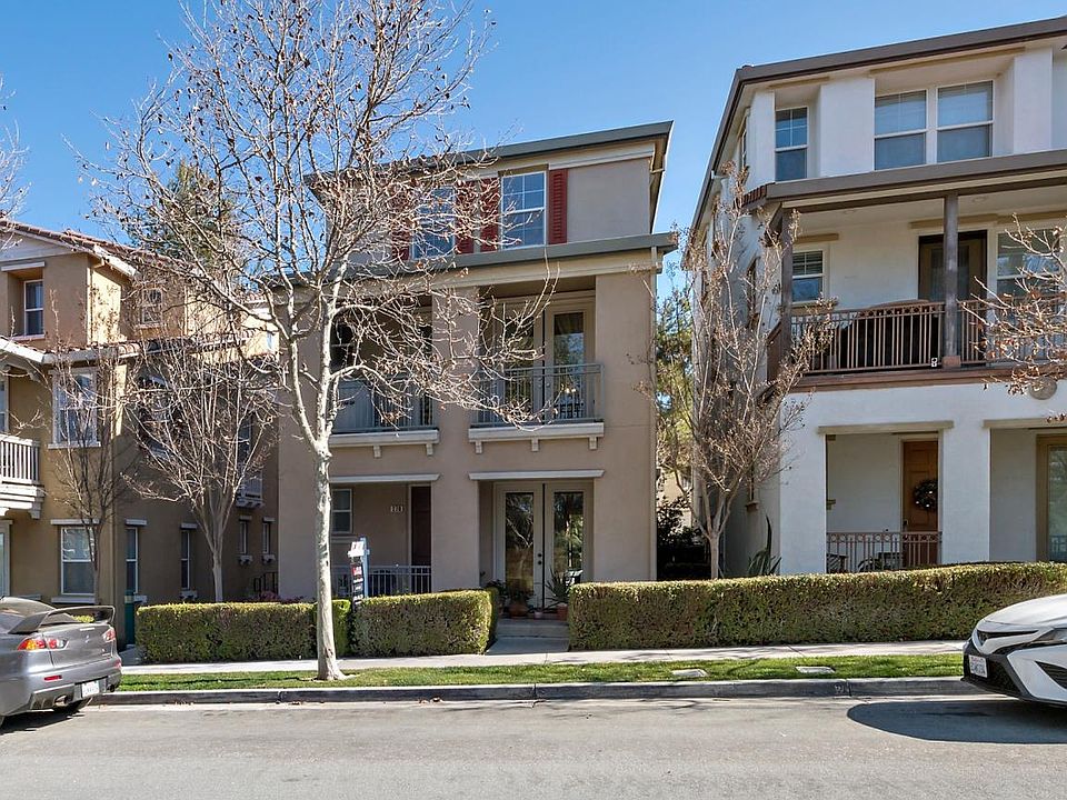 1st image of 270 Azevedo Cir