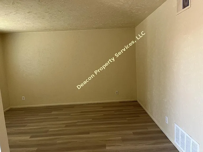 Modern & Spacious 1 Bedroom Apts - Quality SE Community — Photo 16