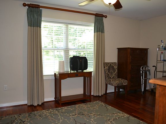 4th image of 156 Woodland Dr