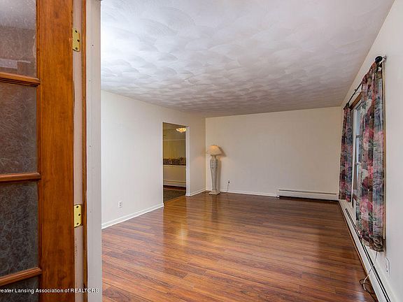 4th image of 4433 W Michigan Ave