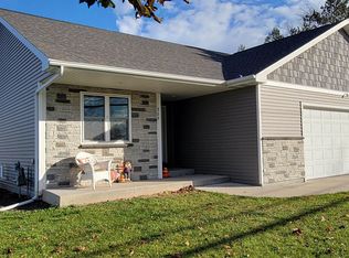 359 Nye St, Hortonville, WI 54944