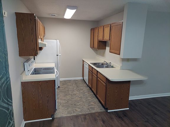 5th image of 901 Chip Cove Ln