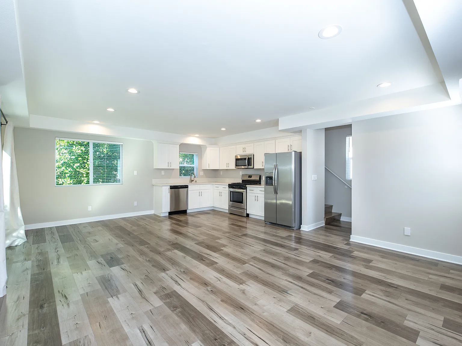 7305 Ensign Ave — Photo 2