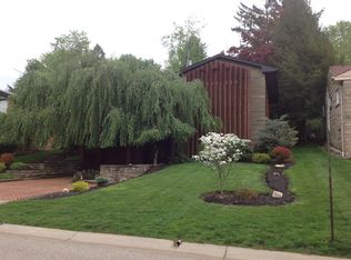1139 Arrowood Dr, Pittsburgh, PA 15243