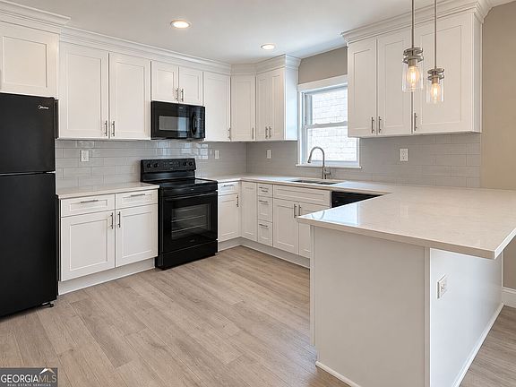 5th image of 1014 Highland Ave