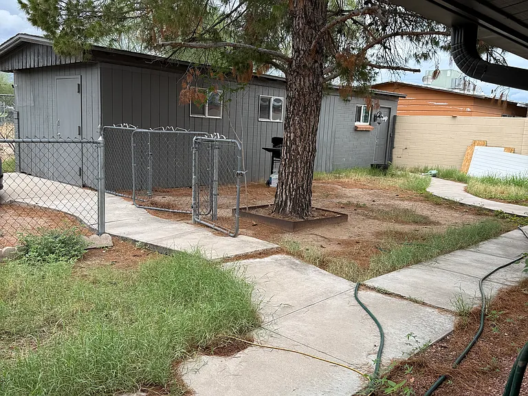 531 E Blacklidge Dr — Photo 15