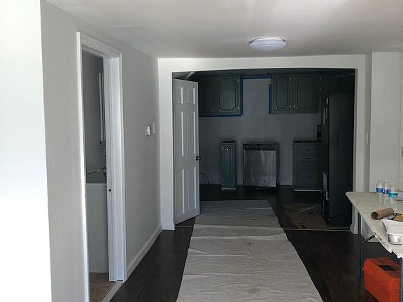 3rd image of 50 Myers Ave