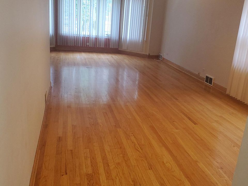 1st image of 6226 N Richmond St #3