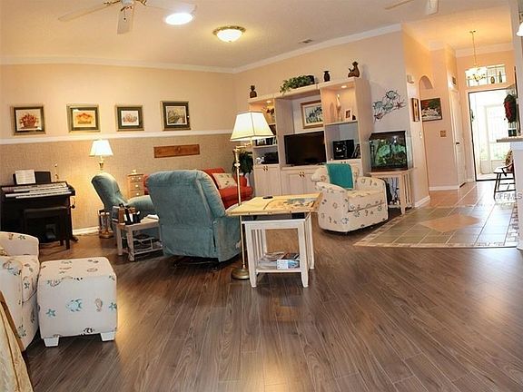 4th image of 988 Villeroy Greens Dr #0