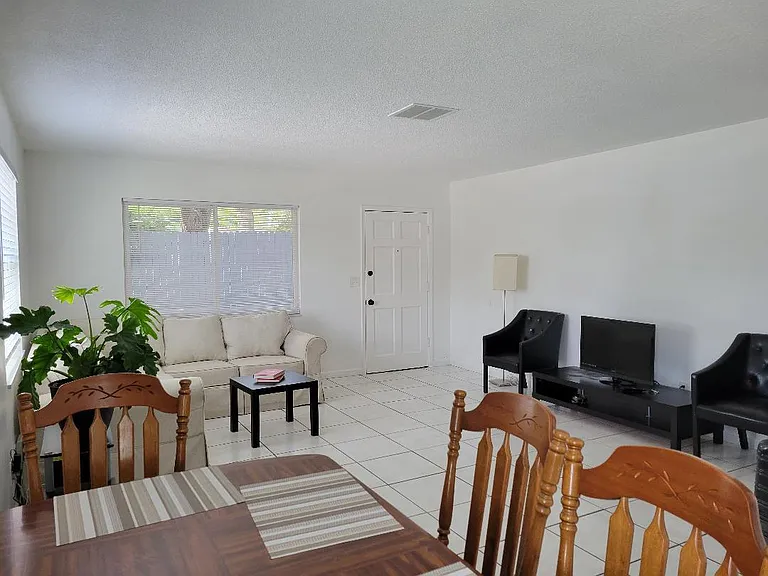 1258 Franklin St #1 — Photo 16