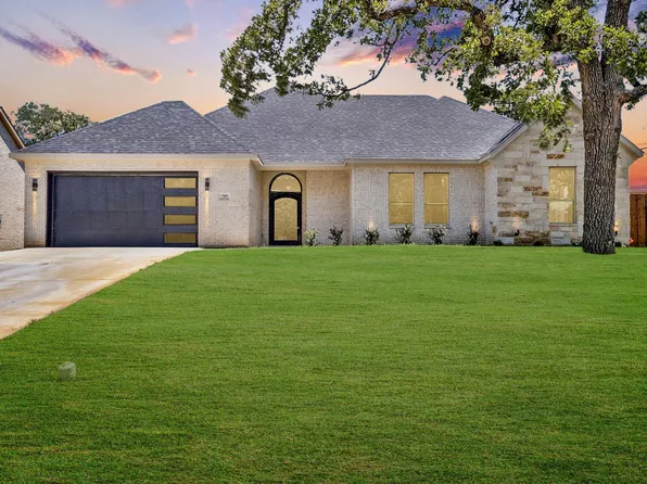 705 Ross Trl, Arlington, TX 76012