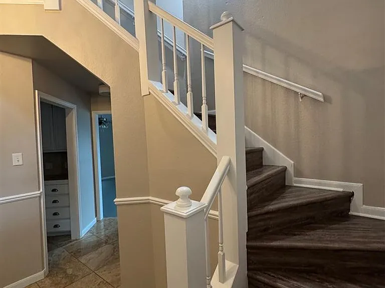 502 Green Valley Cv — Photo 9