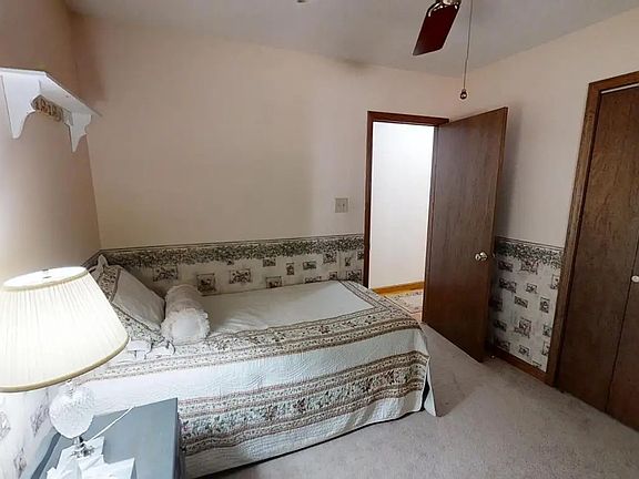 4th image of 44 Tara Cir