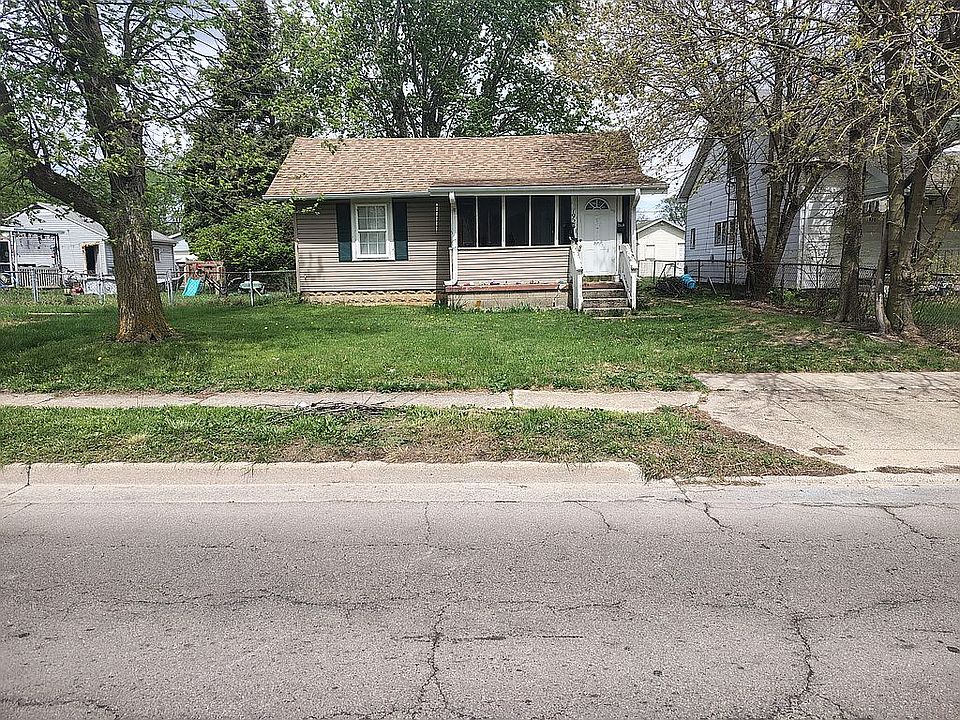 1st image of 1924 W Memorial Dr