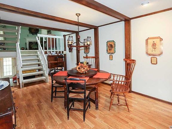 3rd image of 3 Adams Ct