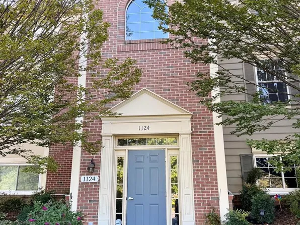1124 Huntmaster Ter NE Unit 201, Leesburg, VA 20176