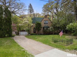 4242 8th Ave, Moline, IL 61265