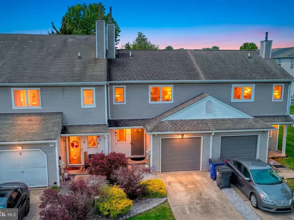 4 S Merriment Dr, Newark, DE 19702