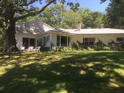 1st image of Carousel Ln