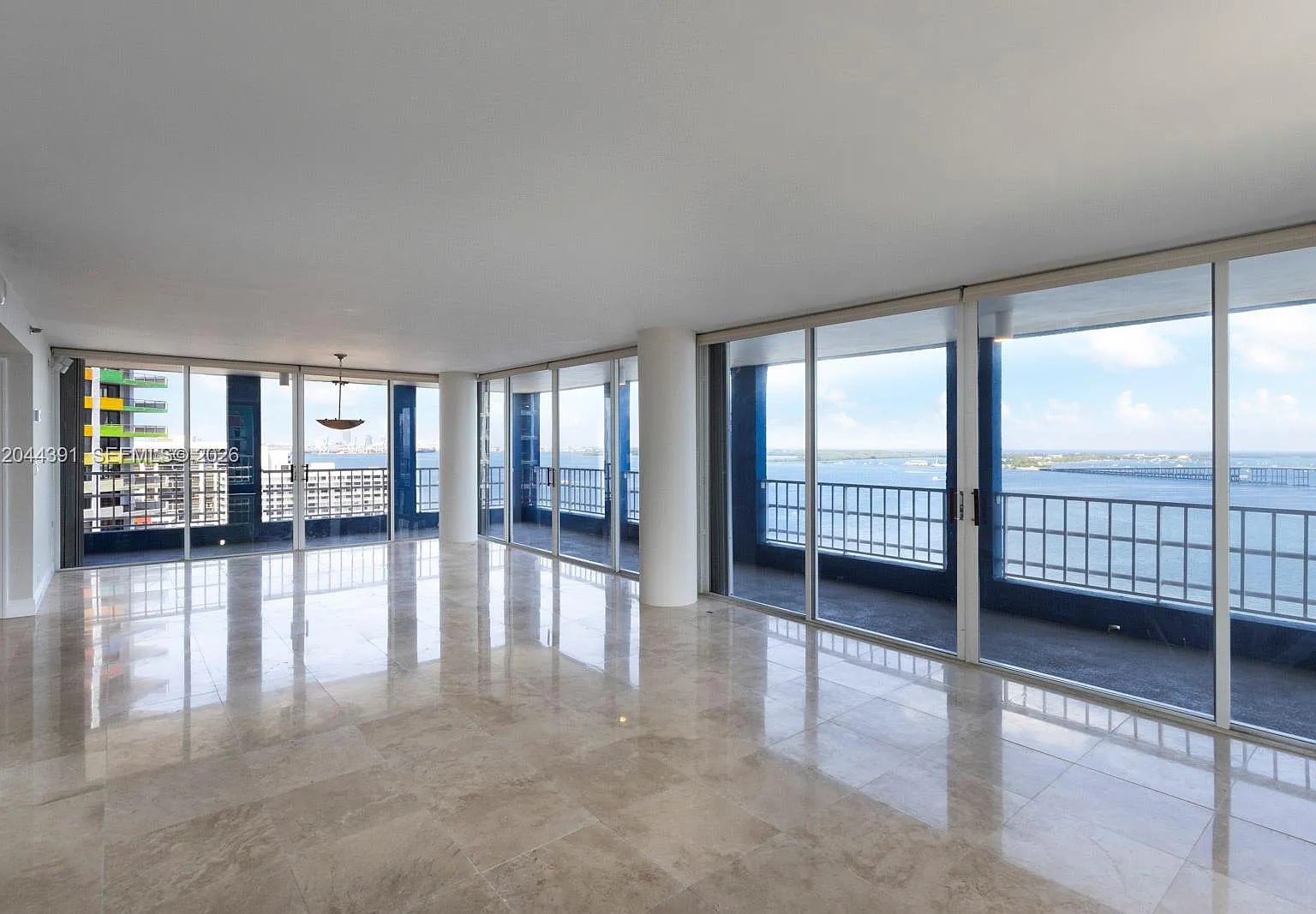 Imperial At Brickell Cond — Photo 2