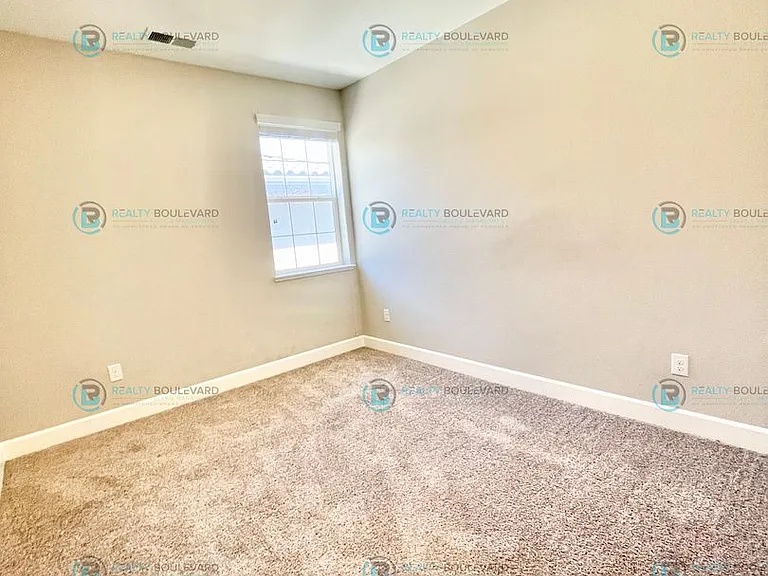 1815 Dark Horse Rd #B — Photo 47