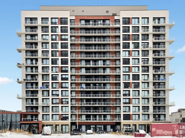 2 David Eyer Rd #933, Richmond Hill, ON L4S 0N6