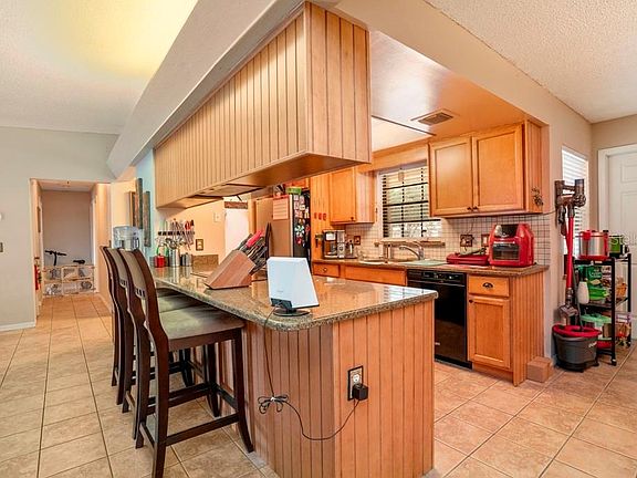 5th image of 8478 Shady Glen Dr