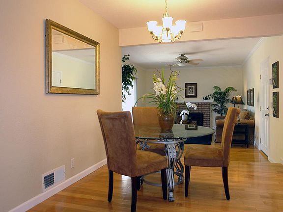 4th image of 1549 Oriole Ave